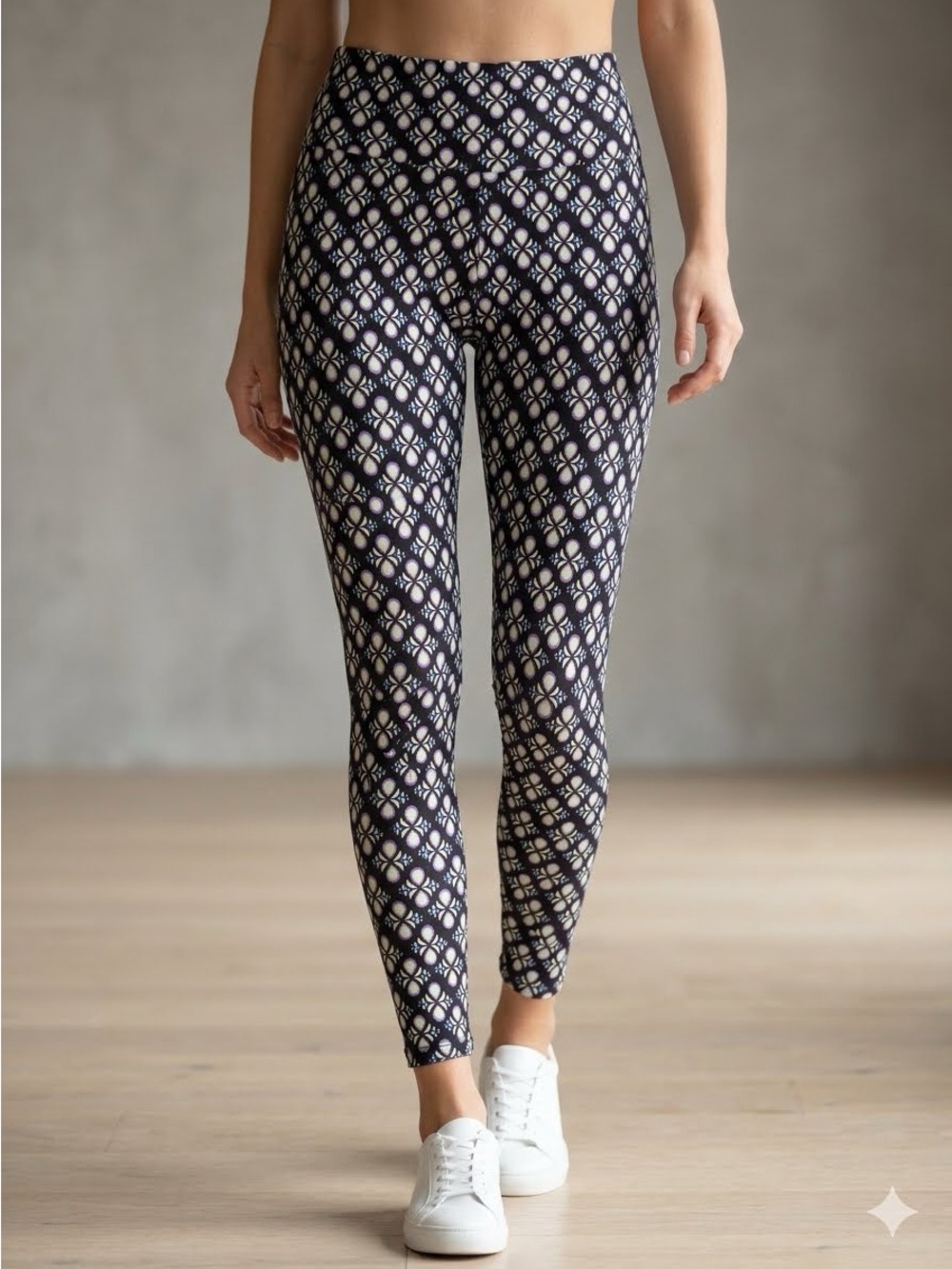 LuLaRoe TC Black Leggings with Cream Geometric Print Size 12-18